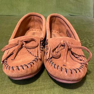 Minnetonka Kilty Hardsole Moccasins Brown Women's Size 9